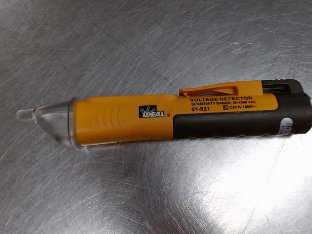 Voltage detector