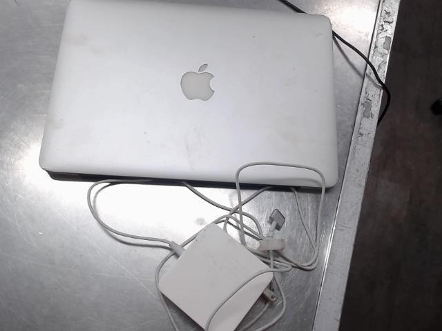 Apple macbook pro mid 2014 i5 +charg