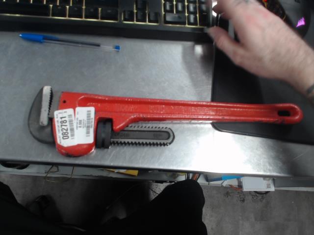 Pipe wrench