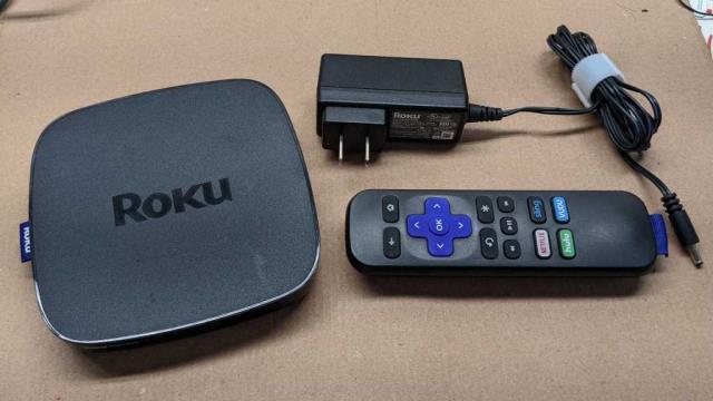 Roku + manette + cable alimentation