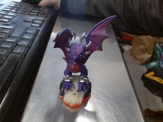 Skylanders giants cynder