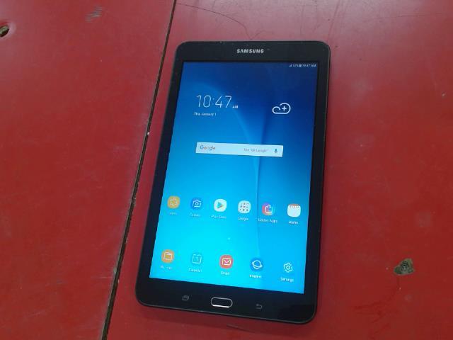 Tablette galaxy tab e 8'' lte pas d'acc