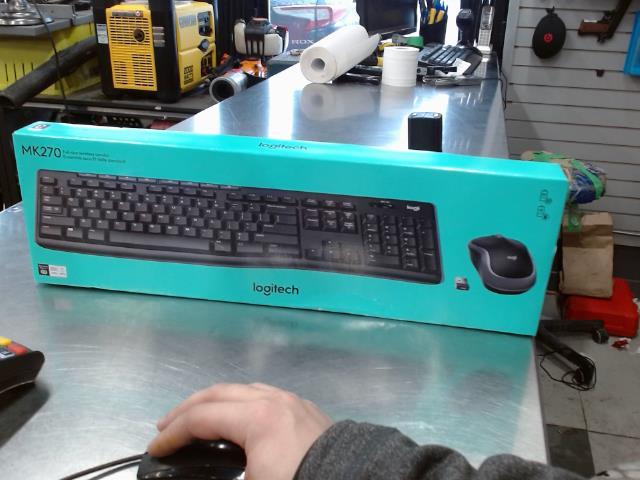 Clavier logitech avec souris sans fil+bo