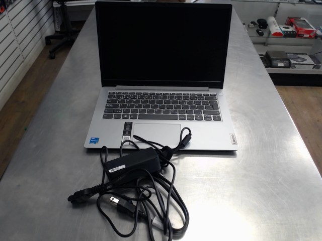 Ordinateur lenovo +fil+boite