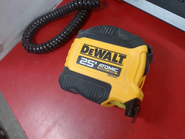 Tape a mesurer dewalt 25''