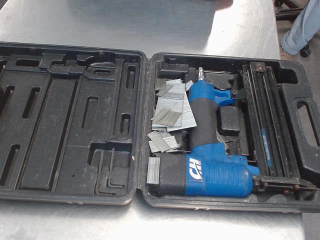 Nail gun ch + case + clou