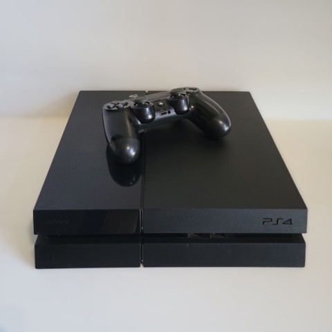 Playstation 4 sans accessoire