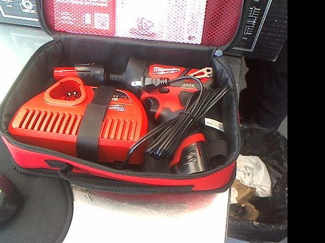 Milwaukee drill + 2 batt + charger