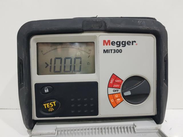 Megger insulation tester