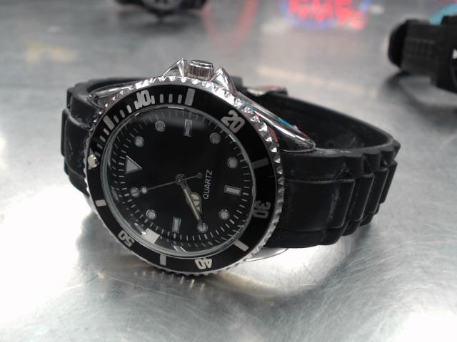 Montre quartz submariner no logo