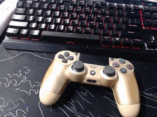 Manette gold ps4 used no acc