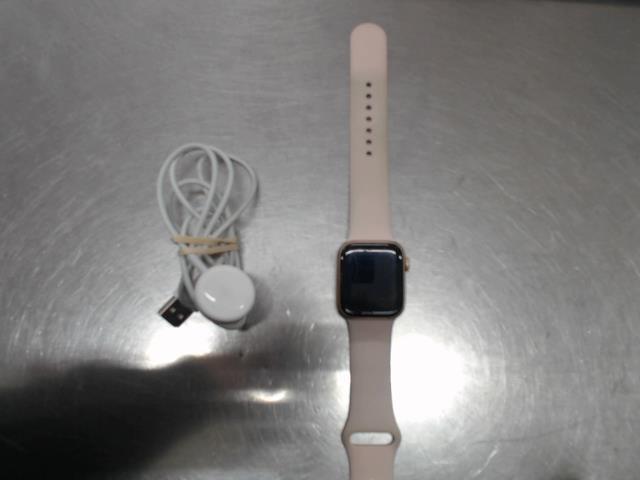 Apple watch bracelet rose + chargeur