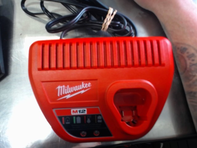 Milwaukee batt charg lithium-ion 12v