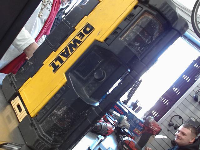 Stereo de chantier dewalt