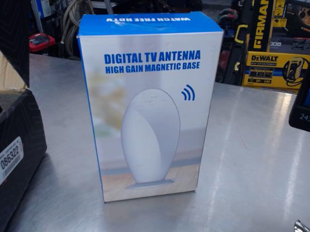 Digital tv antenna new in box