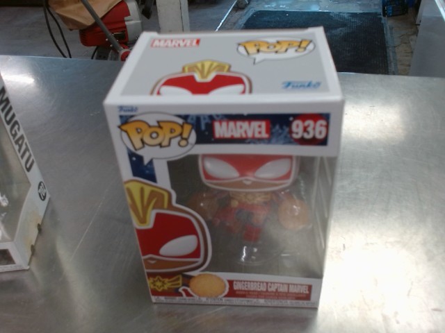 Funko pop gingerbread captain marvel