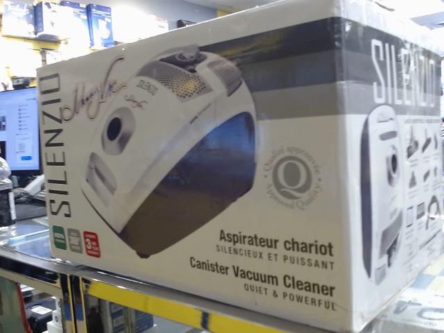 Vacum cleanner in a box brand new