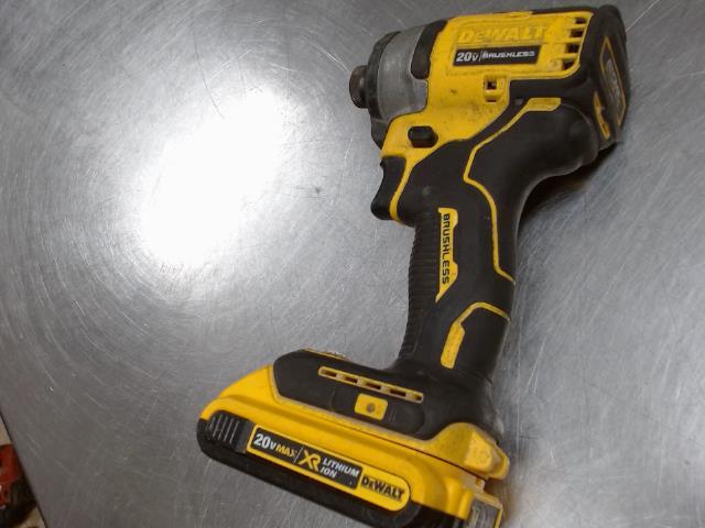 Impact drill dewalt 20v av batterie