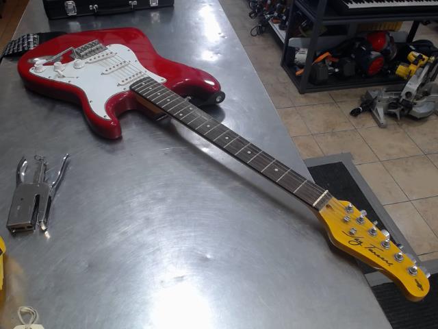 Guitare electrique rouge