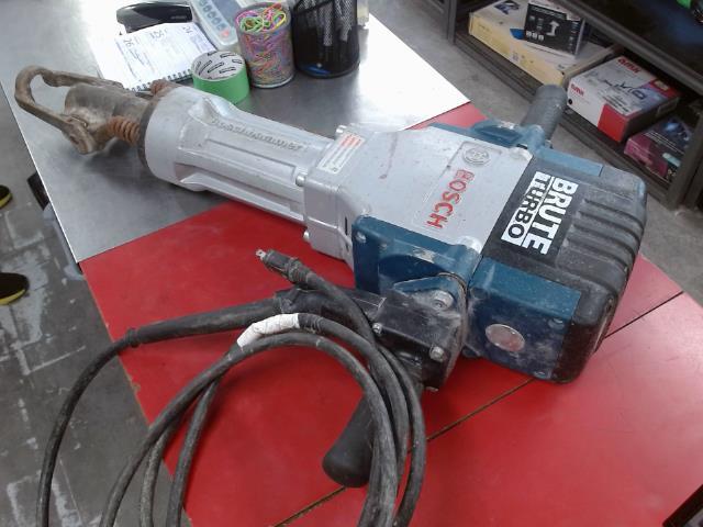 Hammerdrill bosch brute avec 4 meche