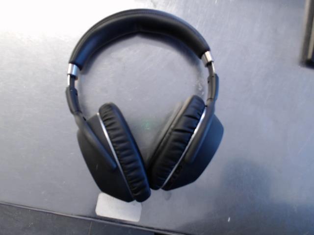 Senneheiser headphones noise cancelling