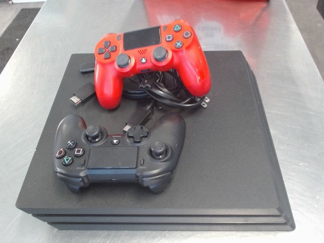 Console ps4 pro + mannette speciale