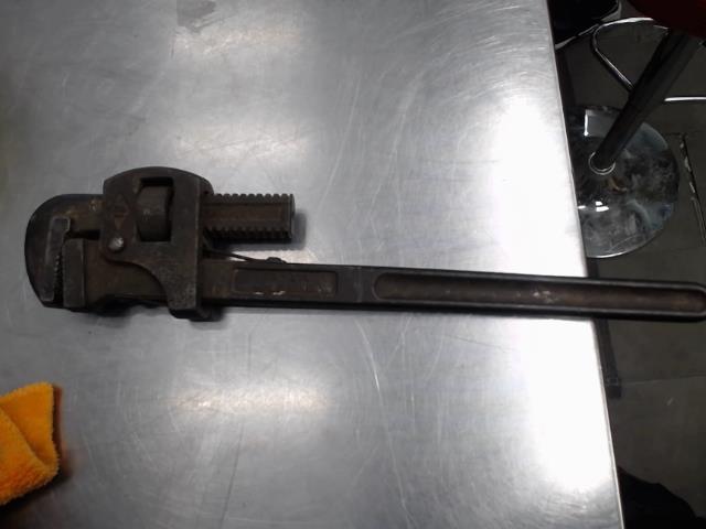 Pipe wrench