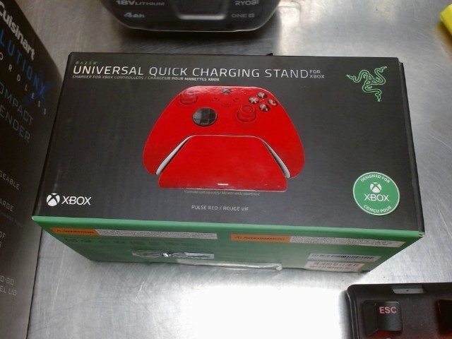 Universal charging stand xbox neuf