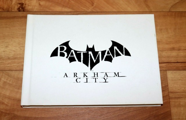 Batman: arkham city+collectible artbook