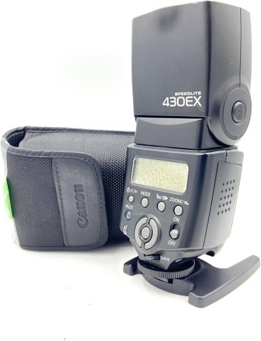 Flash canon speedlite 430ex dans case