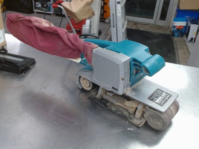 Belt sander electrique