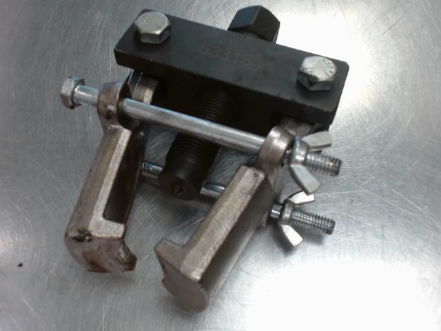 Super duty pit arm puller in box