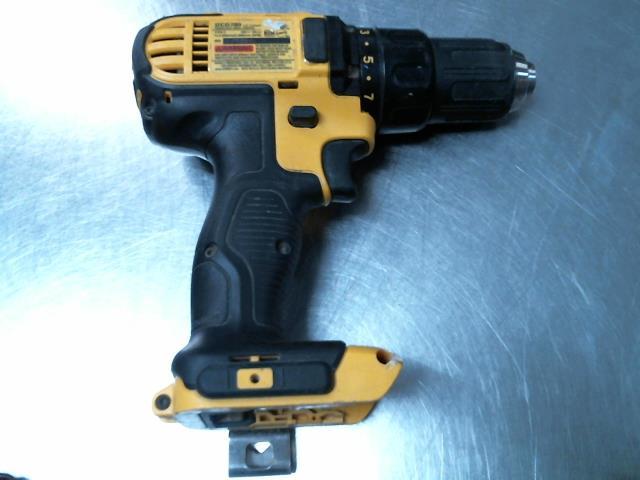 Drill driver avec peinture bleu