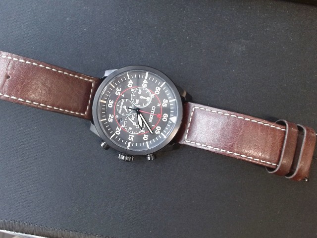 Noir eco drive leather wrist