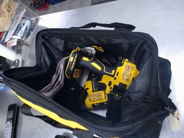 Kit dewalt(drill-impact-chargeur-2 batt)