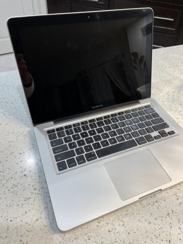 Mac book pro 2010 works fine