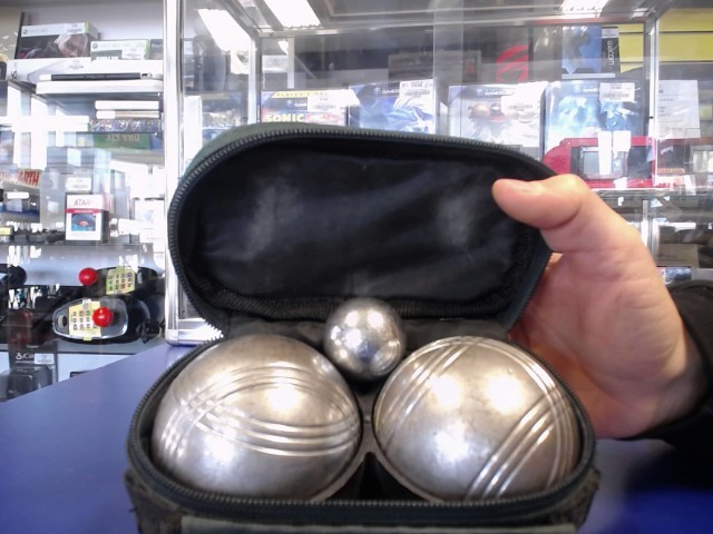 2 boules + cochon dans etui transport