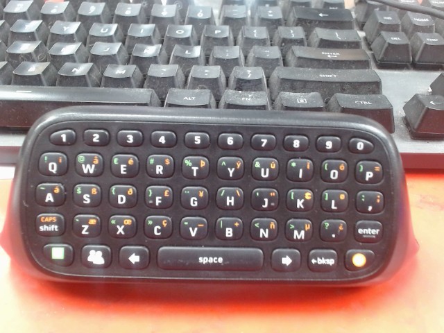 Xbox 360 chatpad