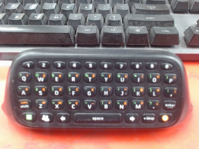 Xbox 360 chatpad