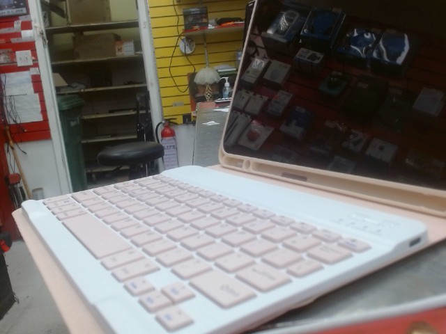 Ipad   14 rose avec case clavier