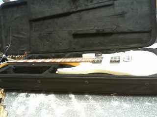 Guitars blanche