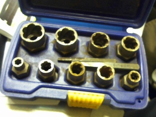 Bolt extractor set