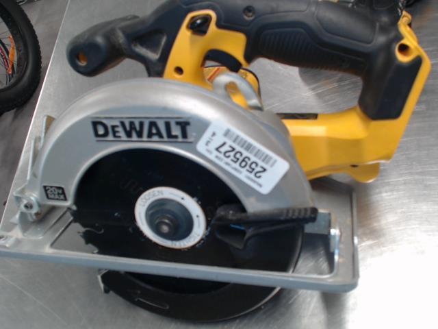 Dewalt DCS393 Various work tools Pointe Aux Trembles