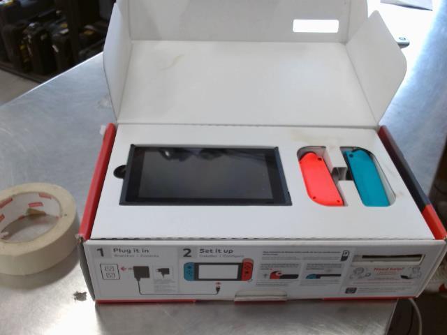 Nintendo switch avec deux manette&case