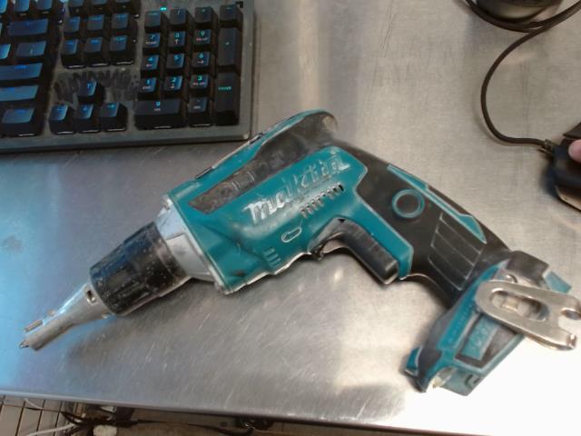 Drill makita